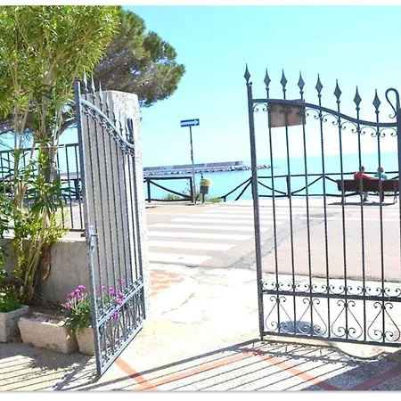Lungomare Palmasera Seafront Appartement *